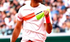 开云体育在线-包含法国网球队险胜欧洲网球队，穆雷三分雨点燃全场的词条