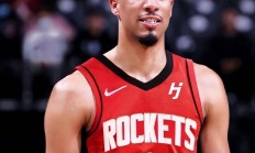 开云体育在线-猛龙力克快船，莫里斯爆发神勇