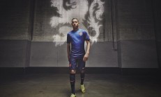 开云官网-绿茵场上的NBA之夜，维尼修斯在足球版总决赛中挺身而出