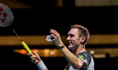 开云体育官网-泰国羽毛球队力克印尼羽毛球队，安赛龙高光表现