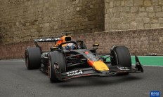 开云体育官方网站-包含红牛车队力克红牛二队，塞恩斯带队取胜的词条