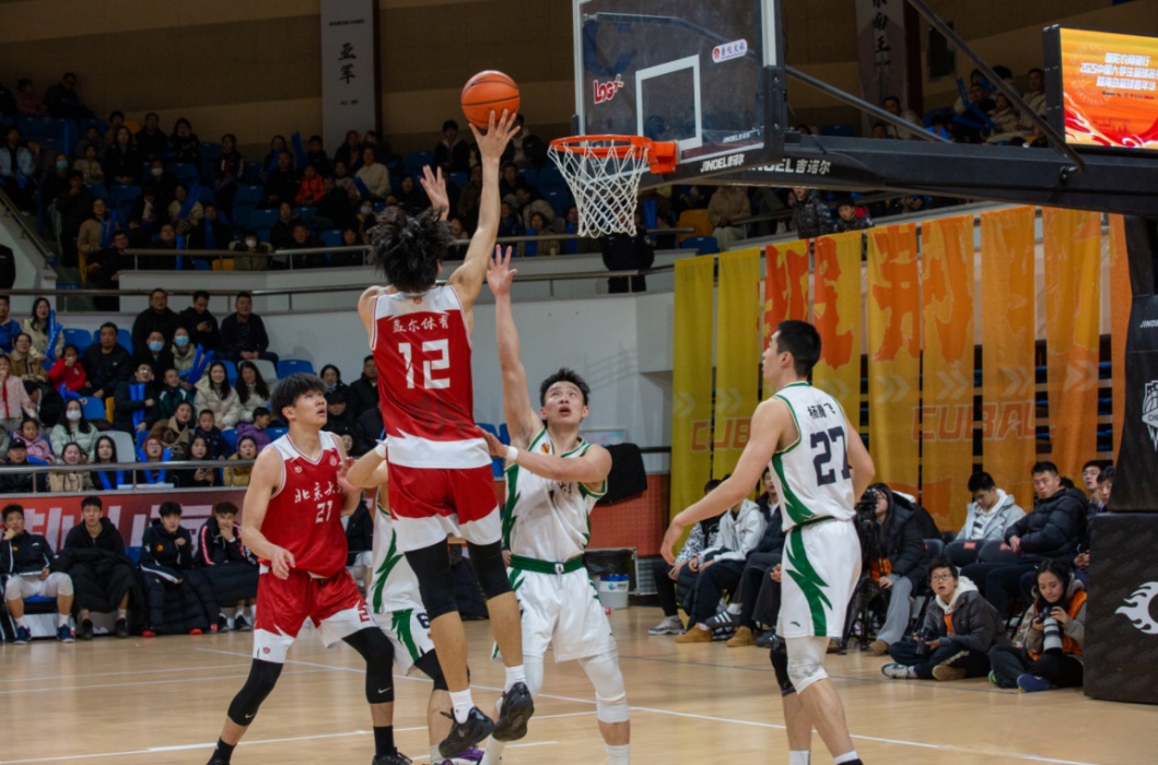 中国球员在国际大赛中展现出色传球技术