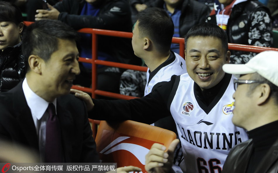 新疆队进入备战刘国梁杯篮球赛 新疆队进入备战刘国梁杯篮球赛