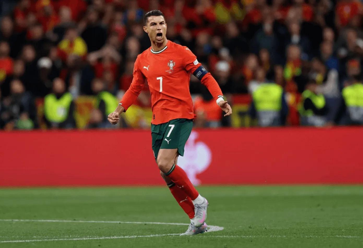 C罗梅开二度，尤文-逆转热刺晋级