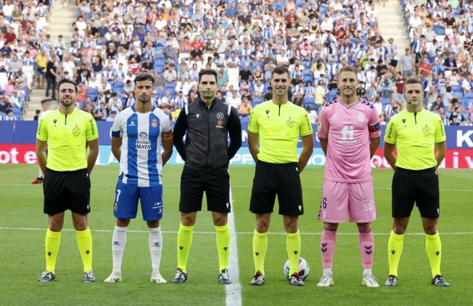 包含特内里费战平对手，积分保持不变的词条