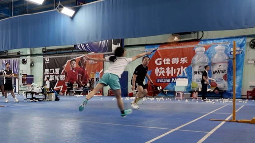 丹麦羽毛球队横扫法国羽毛球队，陶菲克完成帽子戏法的简单介绍