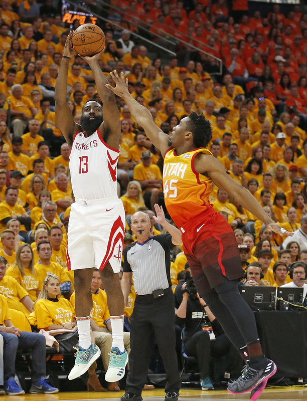 关于爵士客场豪取胜利，另一风暴复获胜的信息