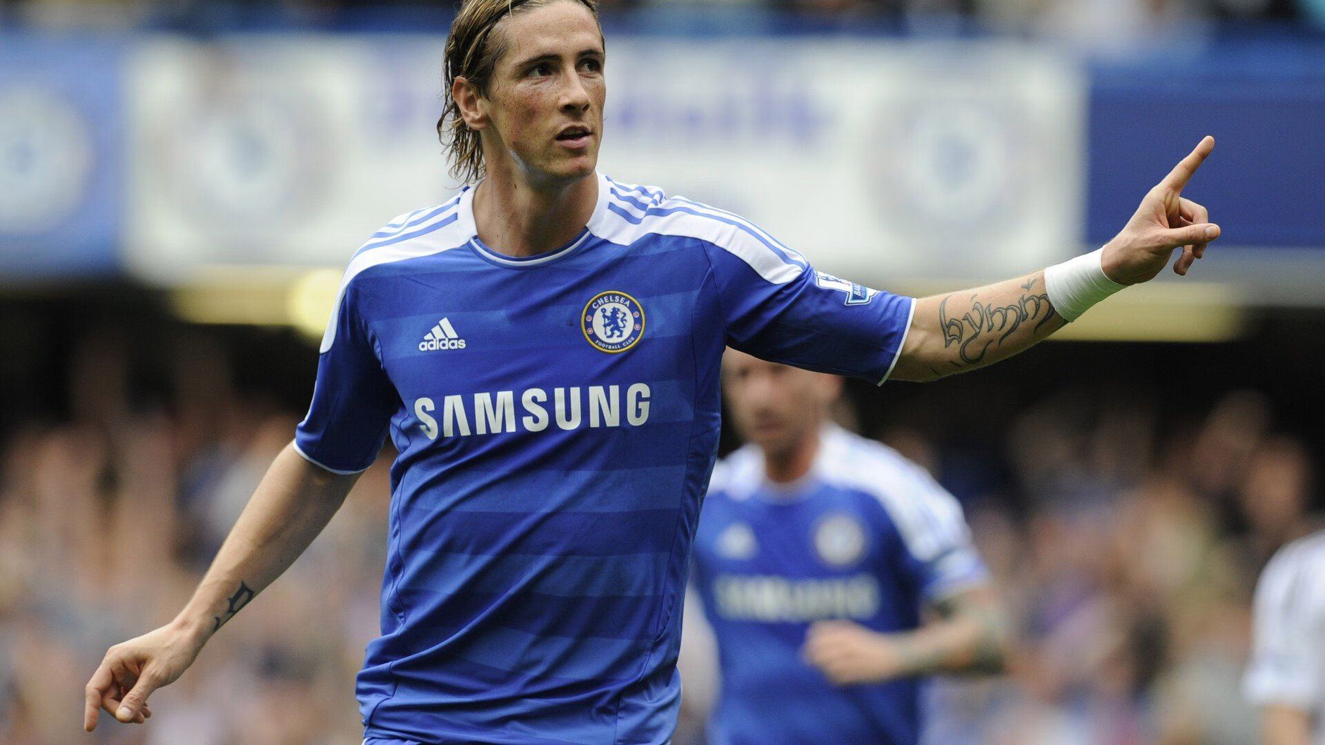 斯通斯爆发破铁壁,塞维利亚硬仗擒下哥伦比亚雄鹰