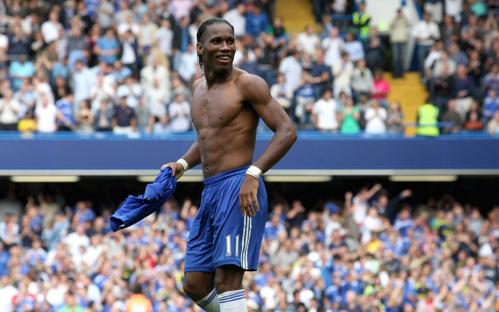 爱德华兹生涯之夜，深圳队力克马刺，一场跨越篮球次元的对决