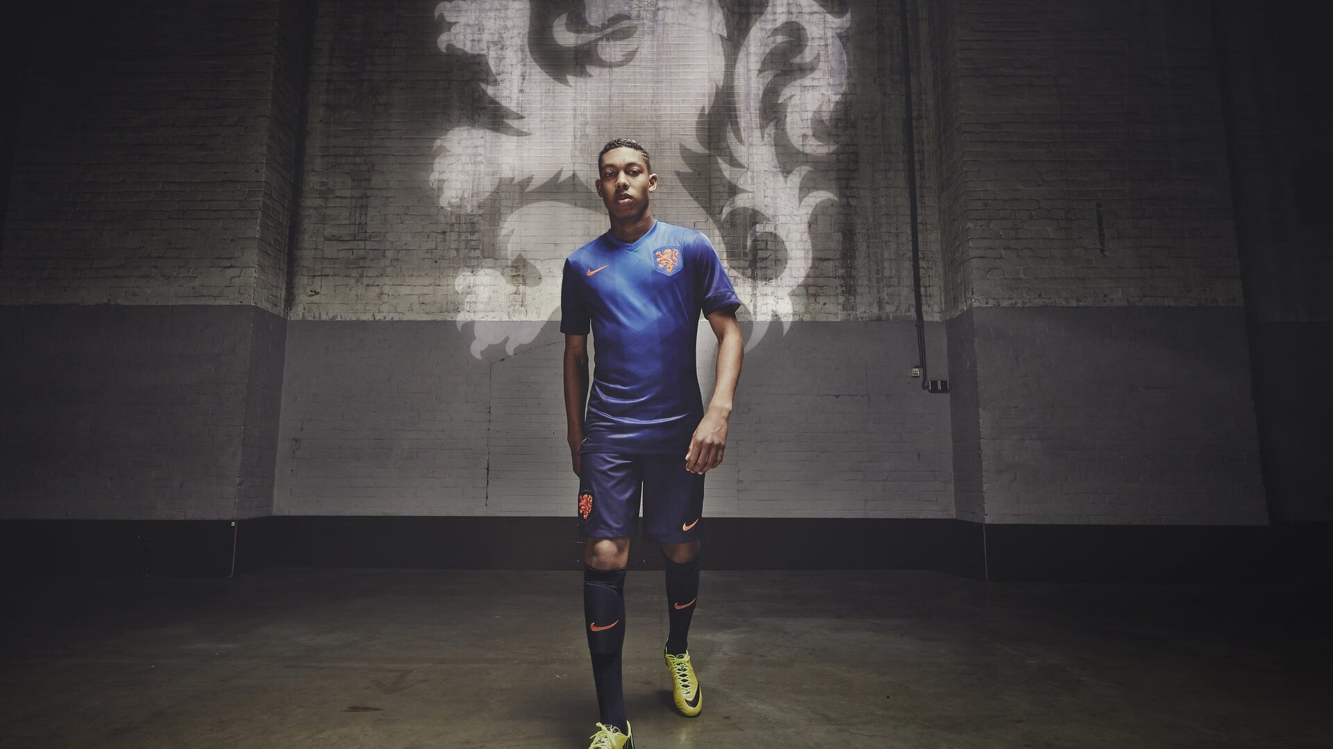 绿茵场上的NBA之夜,维尼修斯在足球版总决赛中挺身而出